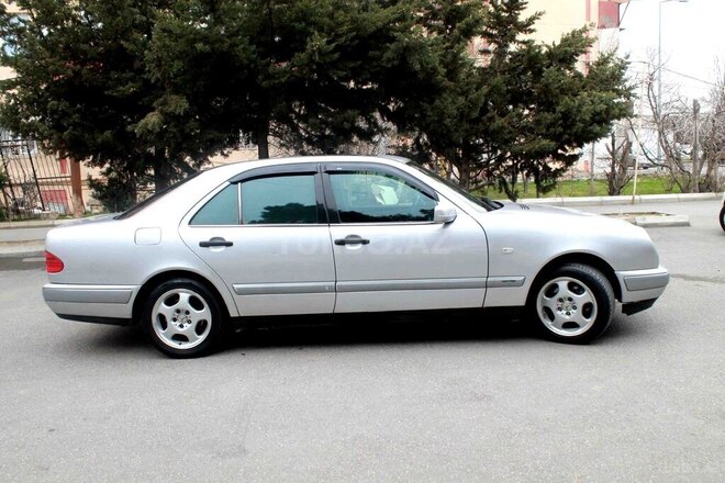 Mercedes E 240 1998, 327,475 km - 2.4 l - Bakı