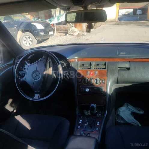 Mercedes E 200 1997, 280,925 km - 2.0 л - Gəncə