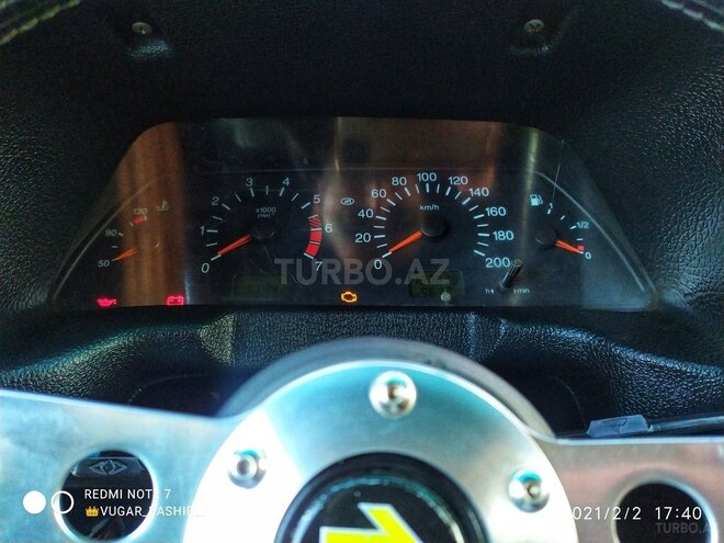 LADA (VAZ) Niva 2003, 137,640 km - 1.7 л - Yardımlı