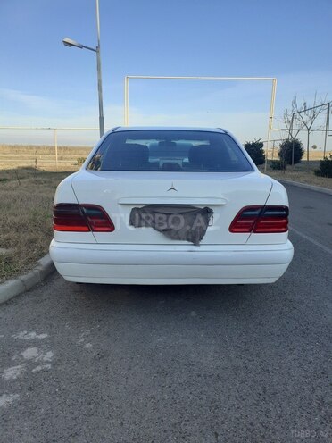 Mercedes E 290 1997, 309,000 km - 2.9 l - Qazax