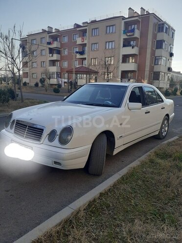 Mercedes E 290 1997, 309,000 km - 2.9 l - Qazax