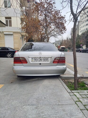 Mercedes E 220 2000, 457,000 km - 2.2 l - Bakı