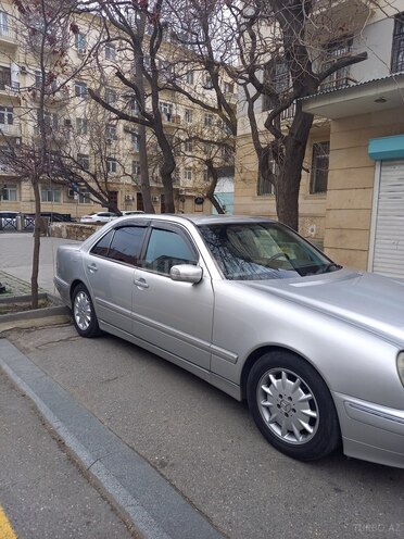 Mercedes E 220 2000, 457,000 km - 2.2 l - Bakı