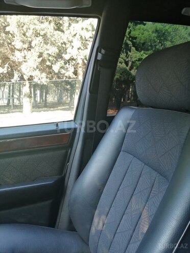 Mercedes E 220 1995, 257,000 km - 2.2 l - Bakı