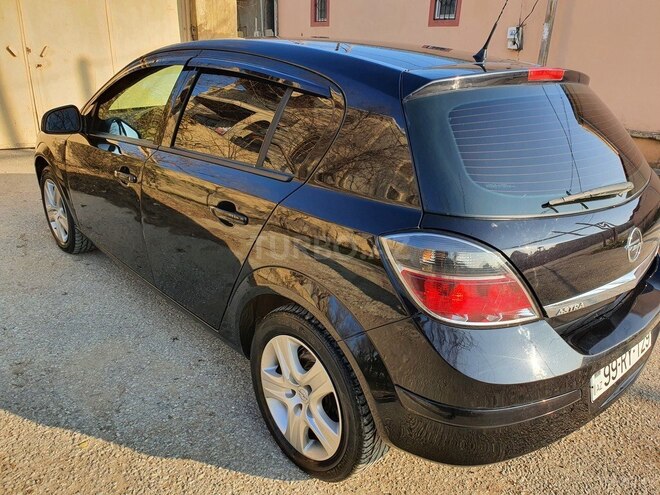 Opel Astra 2010, 178,500 km - 1.4 l - Bakı
