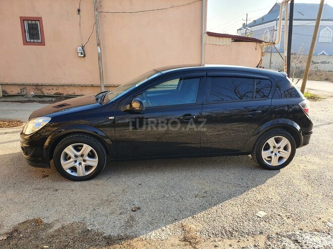Opel Astra 2010, 178,500 km - 1.4 l - Bakı