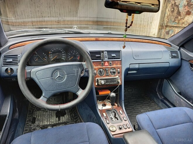Mercedes C 220 1995, 127,000 km - 2.2 l - Bakı