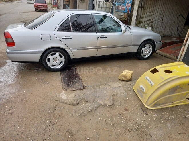 Mercedes C 220 1995, 127,000 km - 2.2 l - Bakı