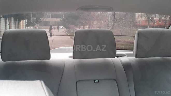 Mercedes E 240 1999, 301,000 km - 2.4 л - Sumqayıt
