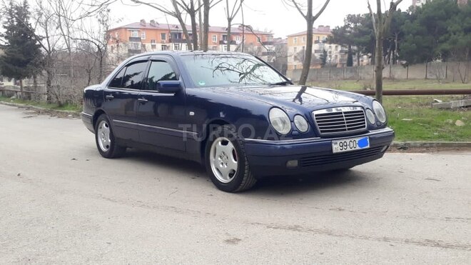 Mercedes E 240 1999, 301,000 km - 2.4 л - Sumqayıt