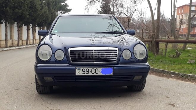 Mercedes E 240 1999, 301,000 km - 2.4 л - Sumqayıt