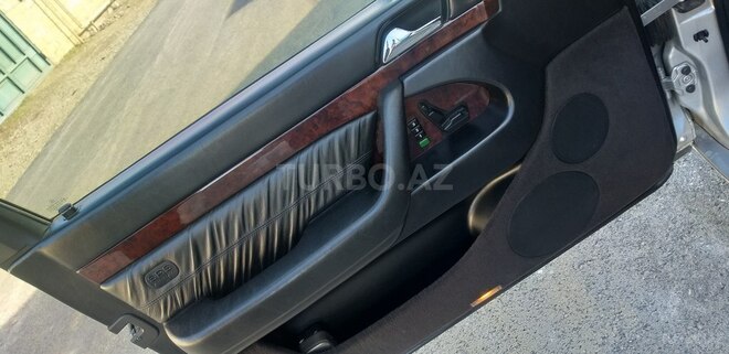 Mercedes S 320 1998, 201,000 km - 3.2 l - Quba