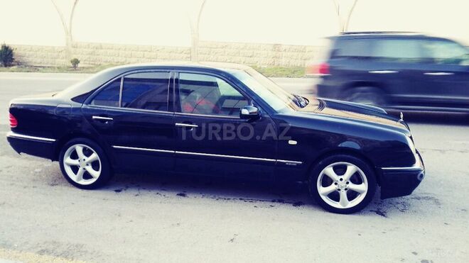 Mercedes E 240 1999, 355,000 km - 2.4 l - Bakı