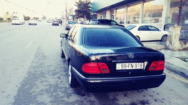 Mercedes E 240 1999, 355,000 km - 2.4 l - Bakı