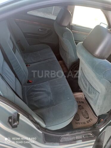 BMW 528 1996, 285,000 km - 2.8 л - Naftalan