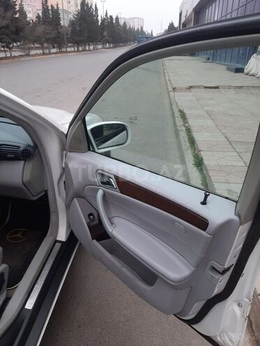 Mercedes C 240 2002, 260,290 km - 2.6 л - Sumqayıt