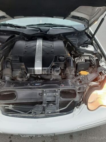 Mercedes C 240 2002, 260,290 km - 2.6 л - Sumqayıt