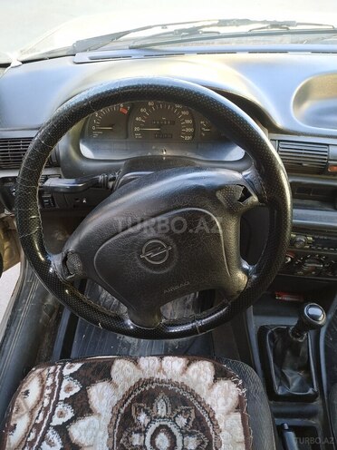 Opel Astra 1997, 300,000 km - 1.6 l - Mingəçevir