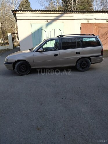Opel Astra 1997, 300,000 km - 1.6 l - Mingəçevir