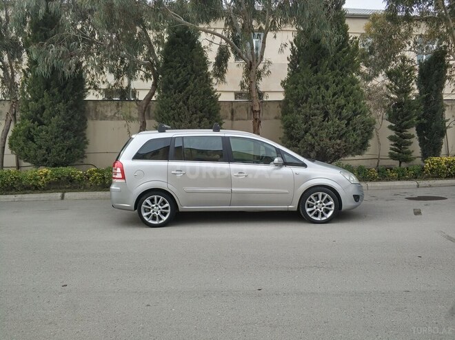 Opel Zafira 2009, 160,000 km - 2.2 l - Bakı