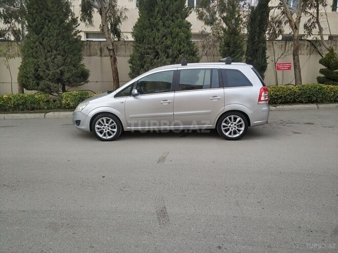 Opel Zafira 2009, 160,000 km - 2.2 l - Bakı