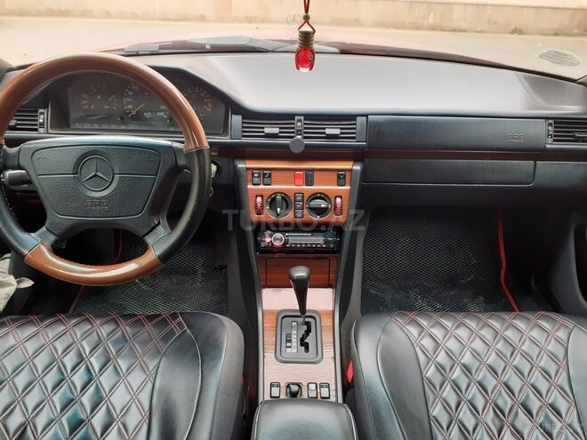 Mercedes E 220 1994, 231,312 km - 2.2 l - Bakı