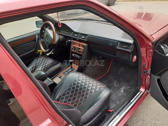 Mercedes E 220 1994, 231,312 km - 2.2 l - Bakı