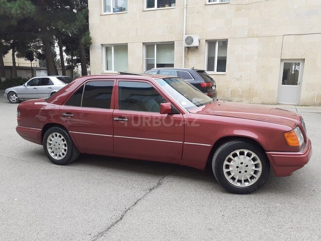Mercedes E 220 1994, 231,312 km - 2.2 l - Bakı