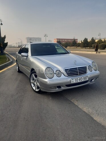 Mercedes E 240 2001, 281,000 km - 2.6 l - Bakı