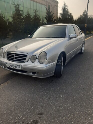 Mercedes E 240 2001, 281,000 km - 2.6 l - Bakı