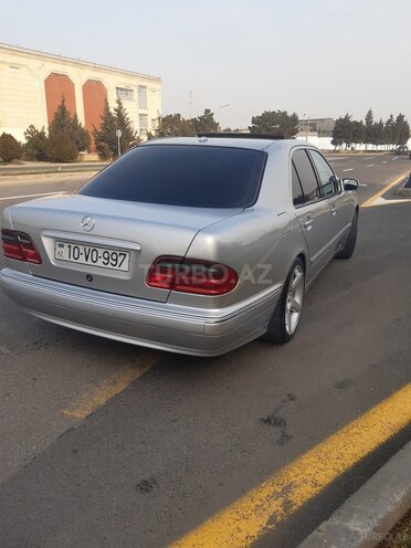 Mercedes E 240 2001, 281,000 km - 2.6 l - Bakı
