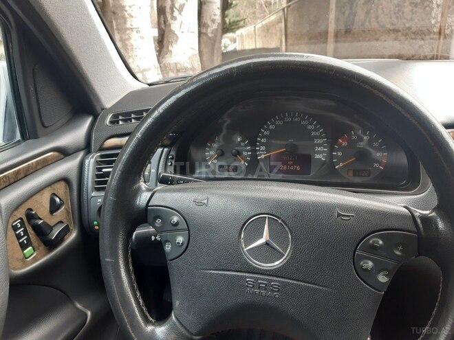 Mercedes E 240 2001, 281,000 km - 2.6 l - Bakı