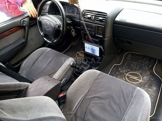 Opel Vectra 1994, 280,000 km - 1.8 l - Bakı