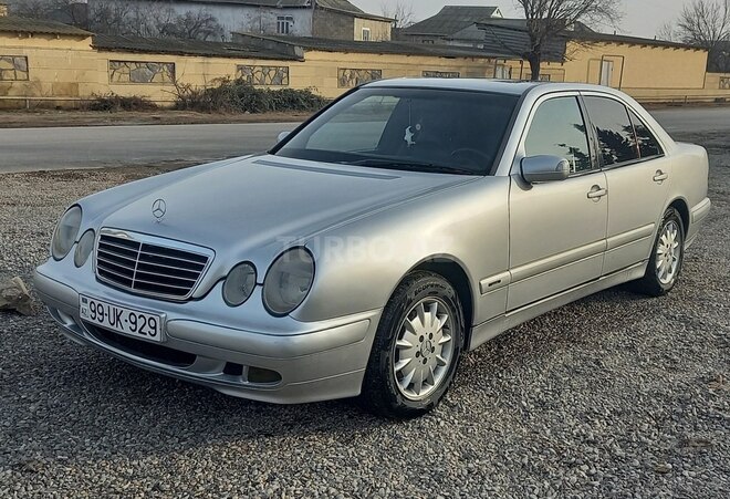 Mercedes E 200 2000, 200,000 km - 2.0 l - Salyan