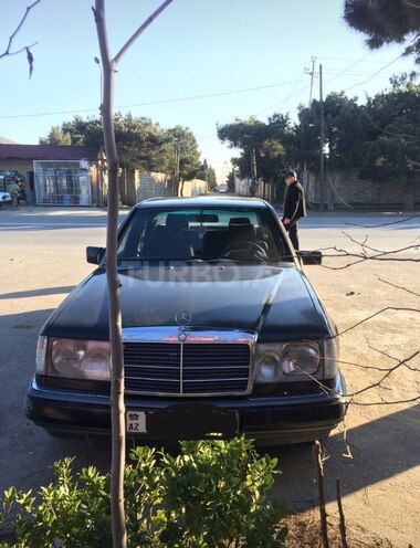 Mercedes E 260 1990, 197,000 km - 2.6 l - Bakı