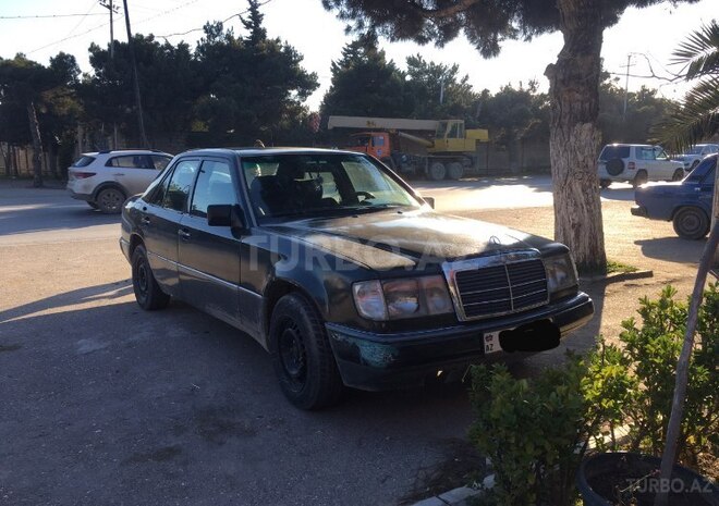 Mercedes E 260 1990, 197,000 km - 2.6 l - Bakı