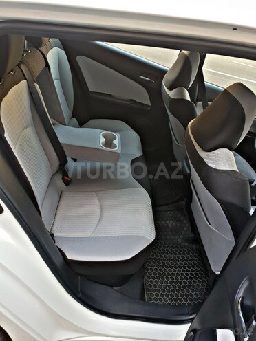 Toyota Prius 2016, 95,000 km - 1.8 л - Bakı