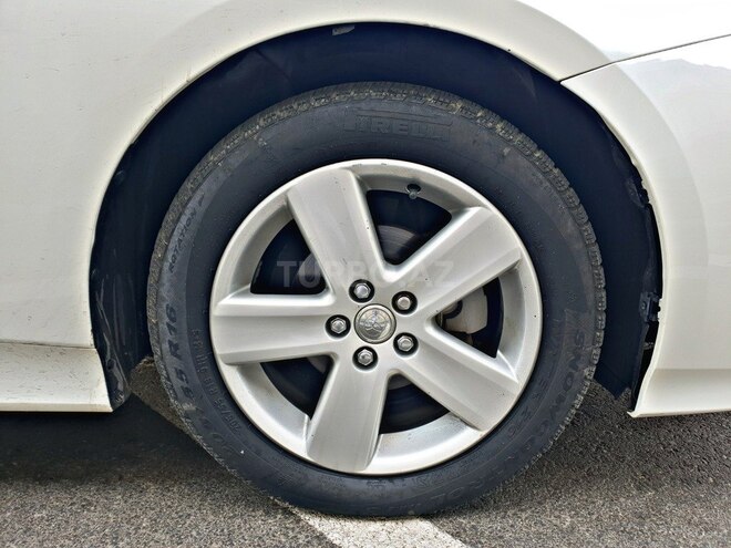 Toyota Prius 2016, 95,000 km - 1.8 л - Bakı