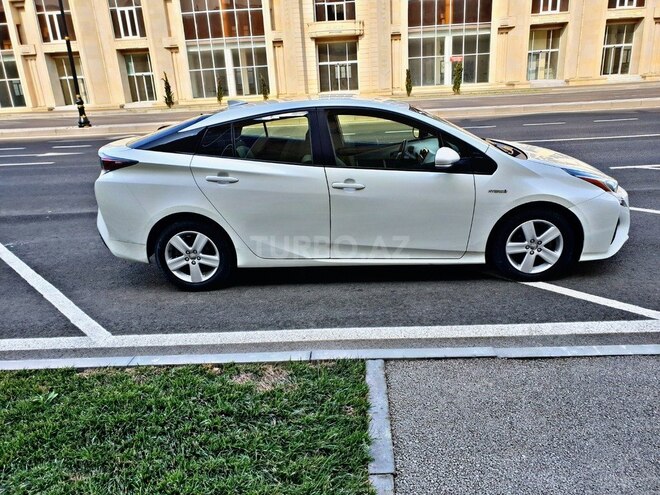 Toyota Prius 2016, 95,000 km - 1.8 л - Bakı