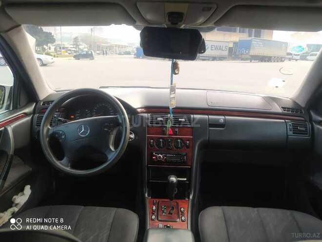 Mercedes E 220 2000, 390,000 km - 2.2 л - Bakı