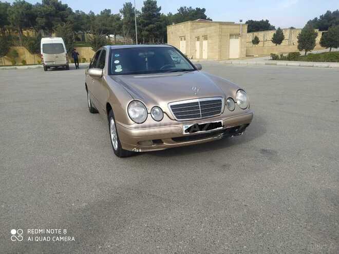 Mercedes E 220 2000, 390,000 km - 2.2 л - Bakı