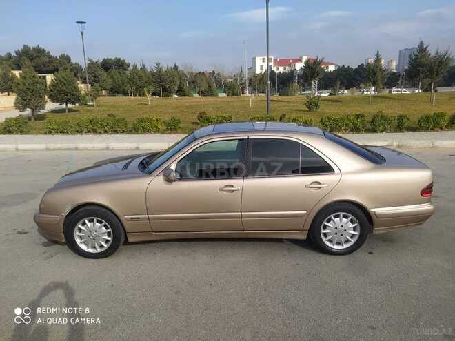 Mercedes E 220 2000, 390,000 km - 2.2 л - Bakı