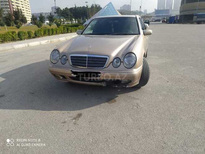 Mercedes E 220 2000, 390,000 km - 2.2 л - Bakı