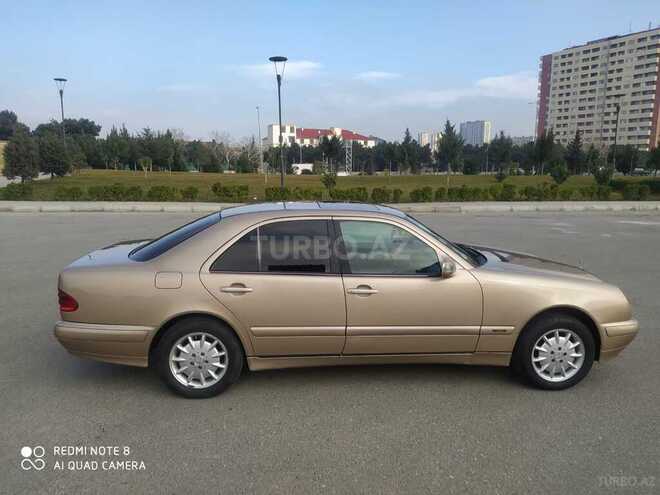 Mercedes E 220 2000, 390,000 km - 2.2 л - Bakı