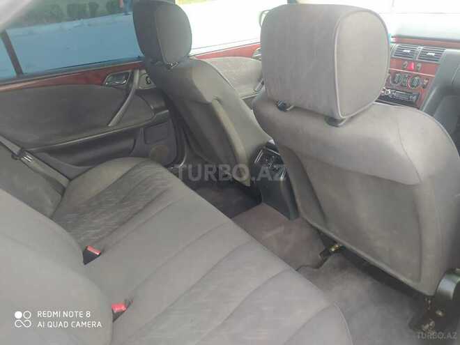 Mercedes E 220 2000, 390,000 km - 2.2 л - Bakı