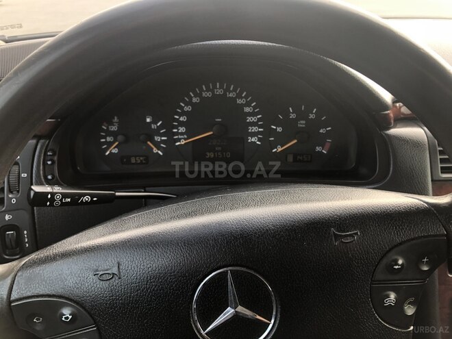 Mercedes E 220 2000, 390,000 km - 2.2 л - Bakı