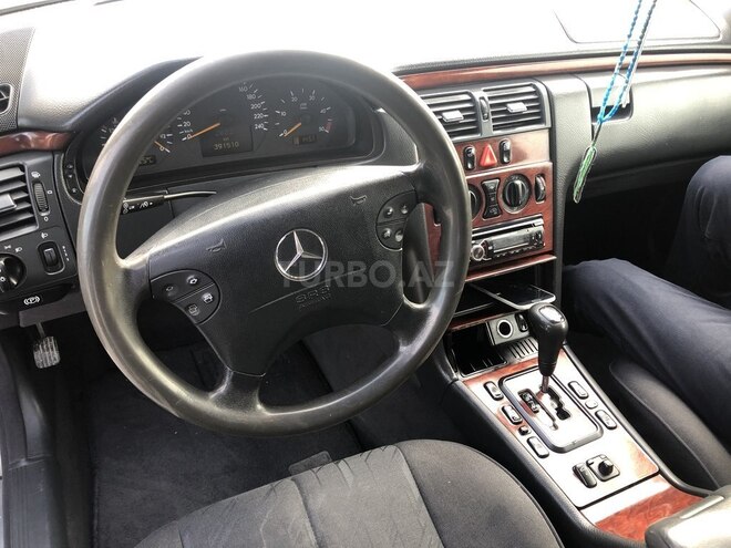 Mercedes E 220 2000, 390,000 km - 2.2 л - Bakı