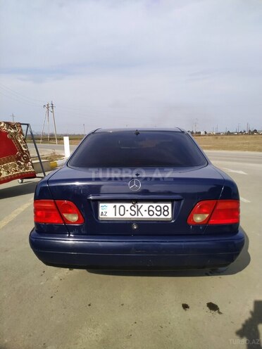 Mercedes E 200 1995, 236,145 km - 2.0 l - Qazax