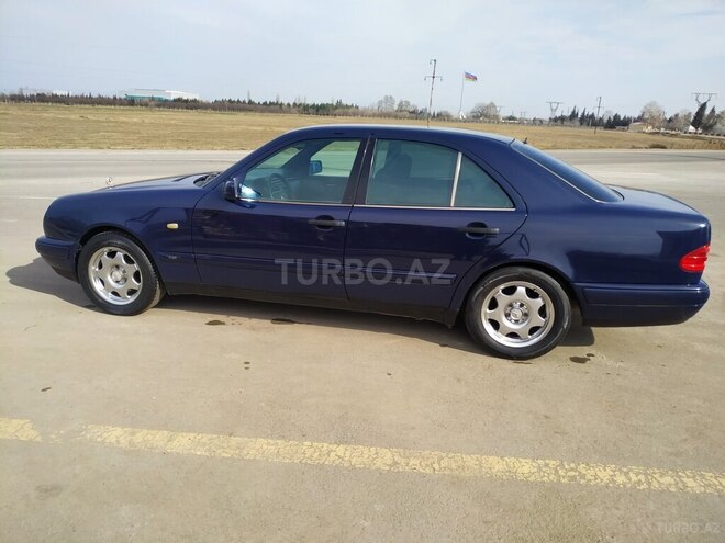 Mercedes E 200 1995, 236,145 km - 2.0 l - Qazax