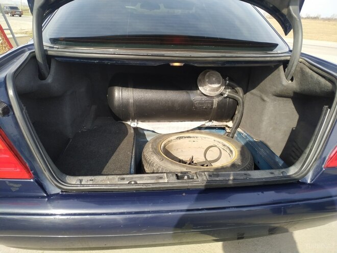 Mercedes E 200 1995, 236,145 km - 2.0 l - Qazax